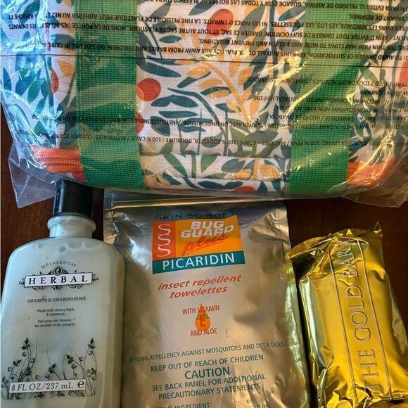 Avon Floral Tote Bag with Green Straps - Picture 2 of 6